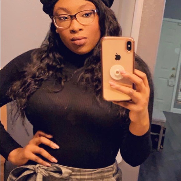 Meet your Posher, Terra - Picture 3 of 4